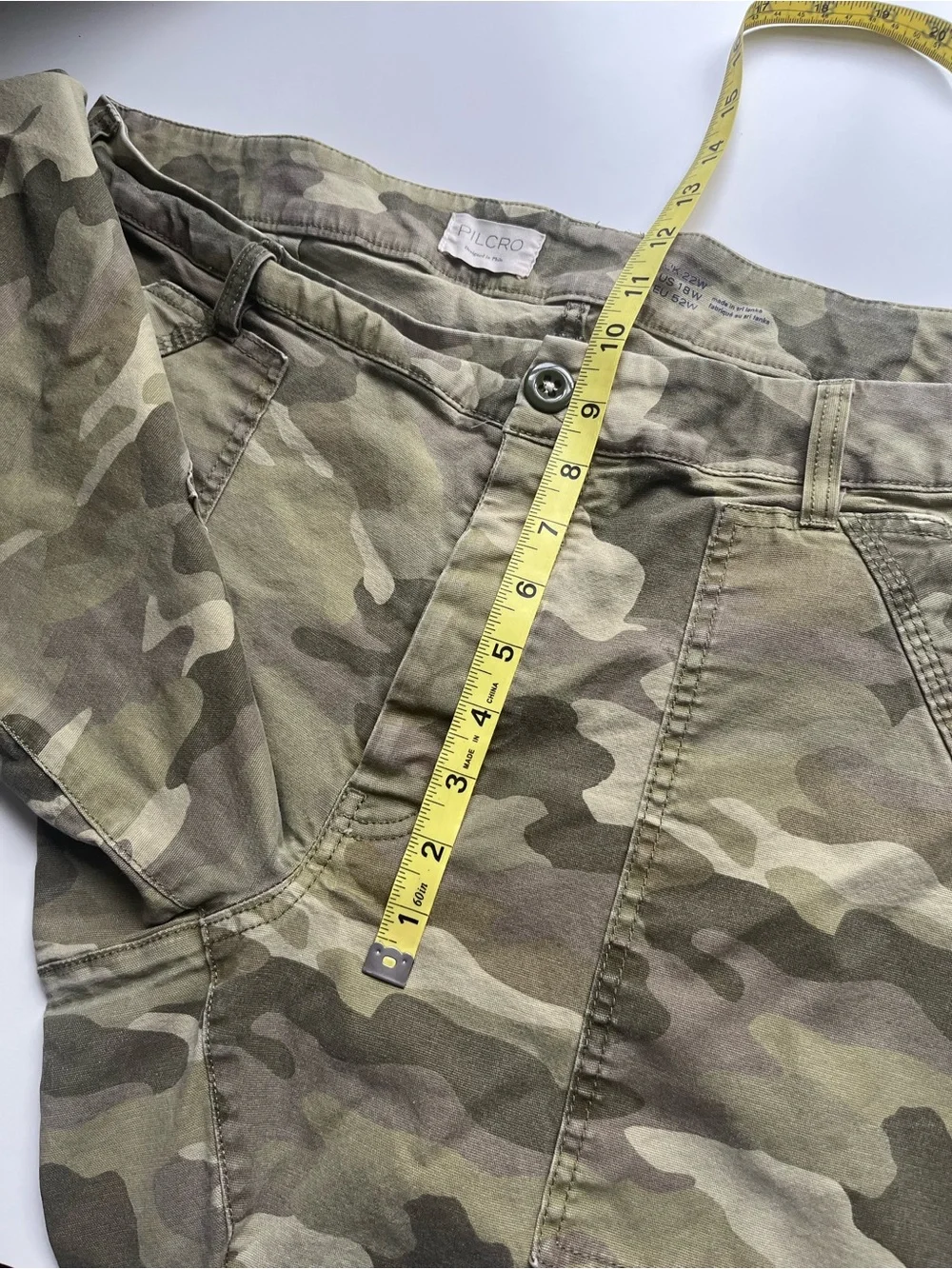 Pilcro Anthropologie Millie Low Slung Barrel Crop Cargo Pants Green Camo 18W - Picture 9 of 10